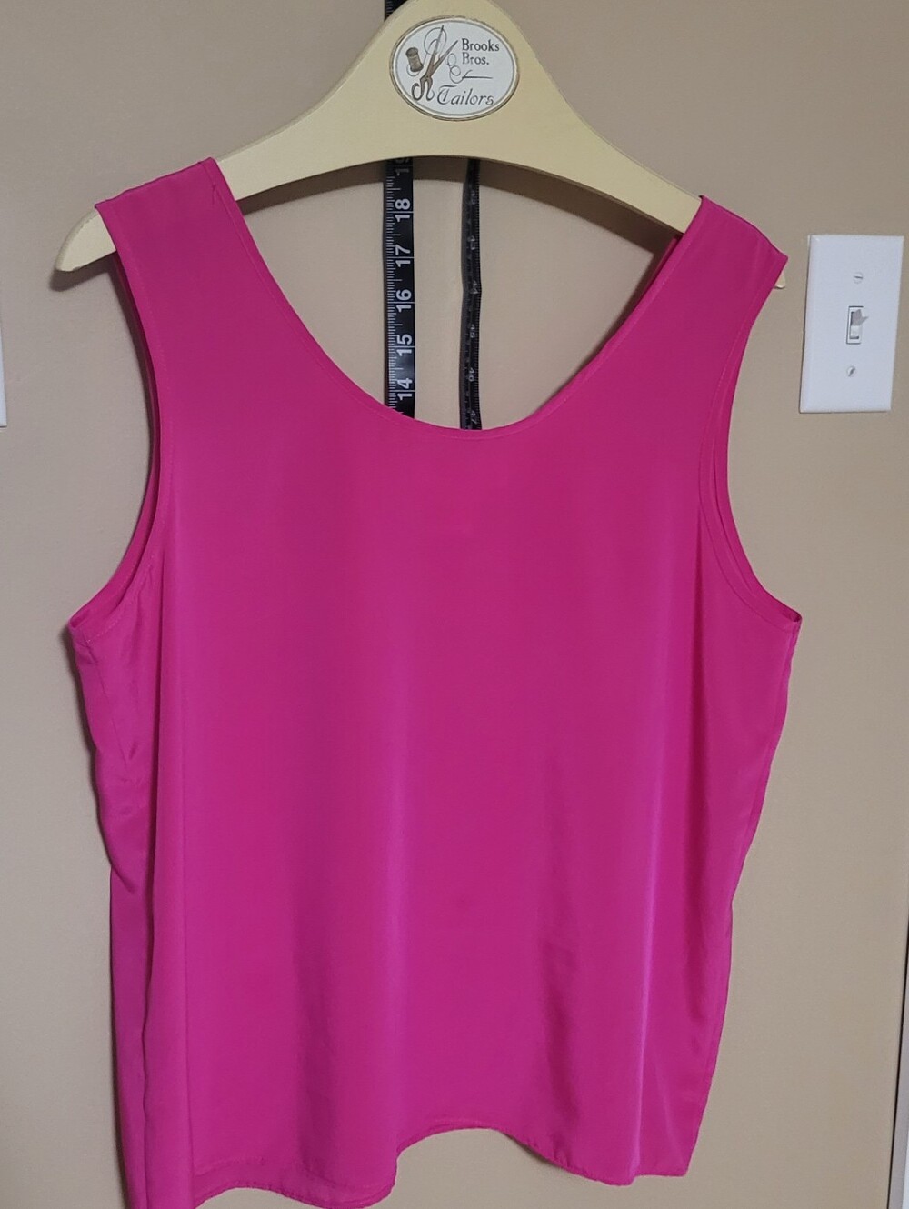 💜2 for $10💜 Bundle and save Bright Pink Sleeveless Tank Top